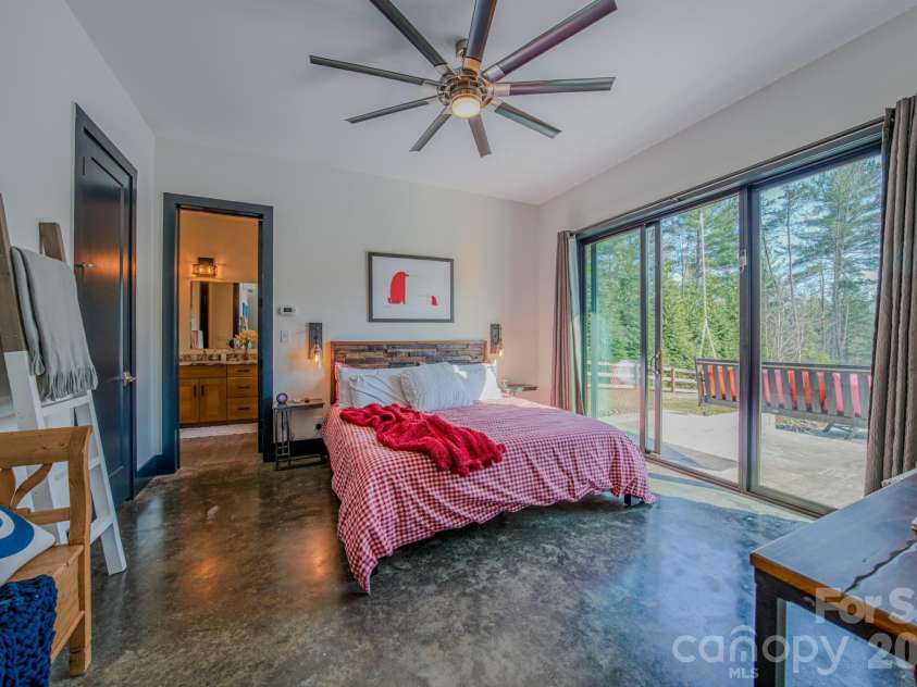 2063 W Bluewater Drive, Morganton, NC 28655.  MLS# CAR4360898, YatesRealty ID 15073. 