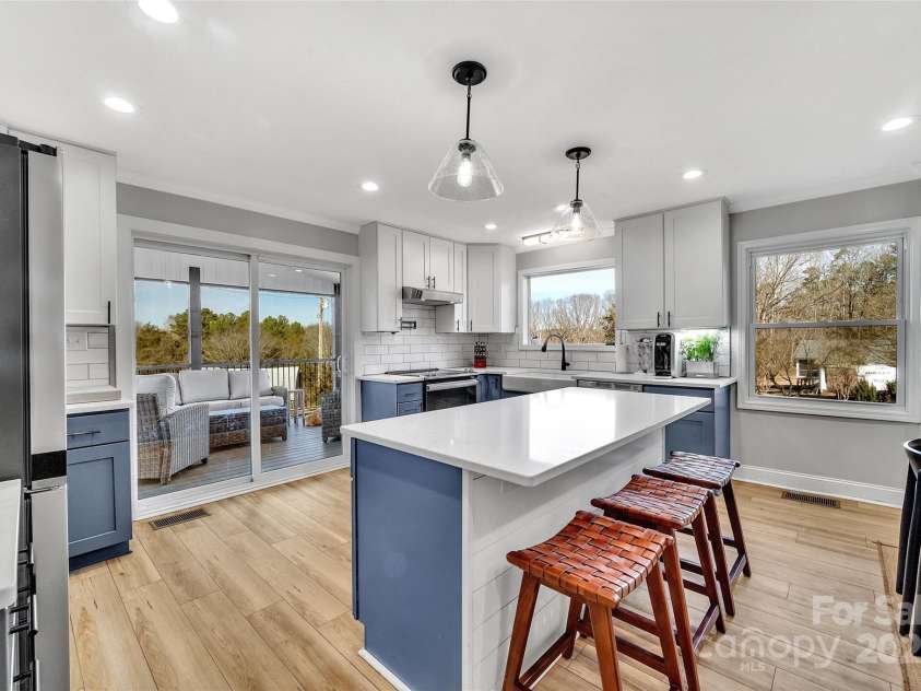 3433 Grey Road, Davidson, NC 28036.  MLS# CAR4292667, YatesRealty ID 15073. 