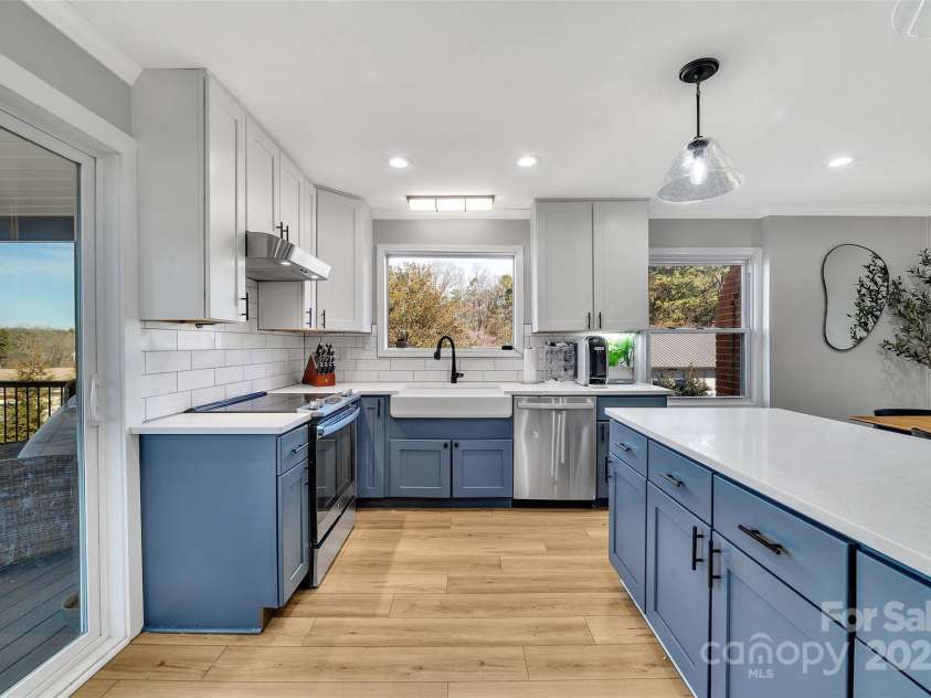 3433 Grey Road, Davidson, NC 28036.  MLS# CAR4292667, YatesRealty ID 15073. 