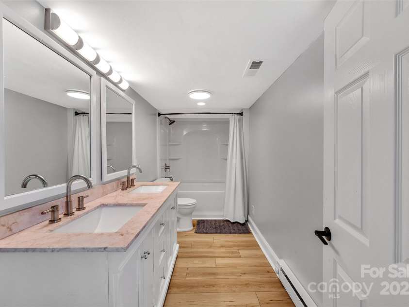 3433 Grey Road, Davidson, NC 28036.  MLS# CAR4292667, YatesRealty ID 15073. 