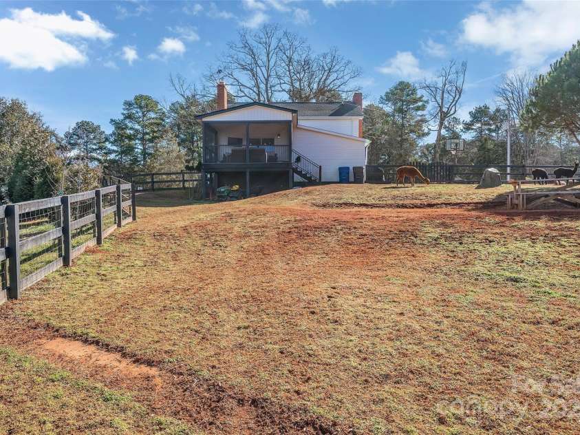 3433 Grey Road, Davidson, NC 28036.  MLS# CAR4292667, YatesRealty ID 15073. 