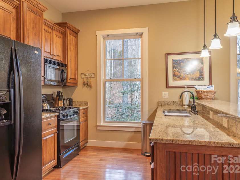 150 Saddle Notch Lane, Tuckasegee, NC 28783.  MLS# CAR4205859, YatesRealty ID 15074. Fully Equipped Kitchen