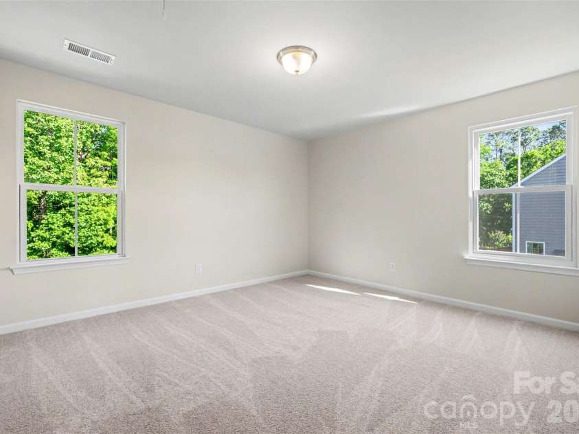 824 Abbeywood Drive, Waxhaw, NC 28173.  MLS# CAR4372119, YatesRealty ID 15074. Three additional upper level bedrooms.