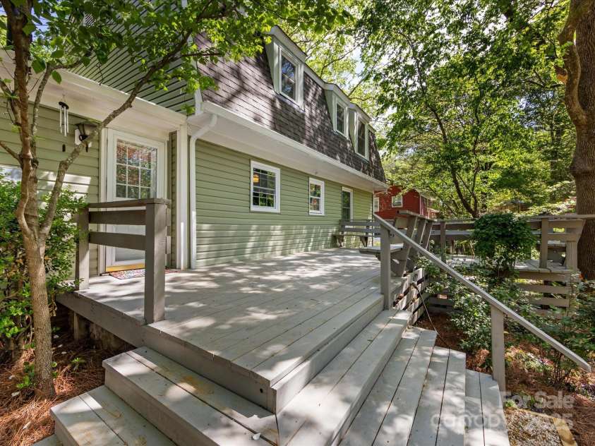 5114 Glenbrier Drive, Charlotte, NC 28212.  MLS# CAR4238590, YatesRealty ID 15076. Back Deck