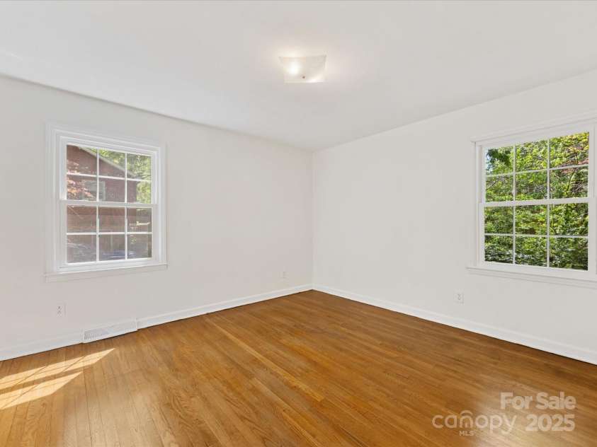 5114 Glenbrier Drive, Charlotte, NC 28212.  MLS# CAR4238590, YatesRealty ID 15076. Bedroom 4
