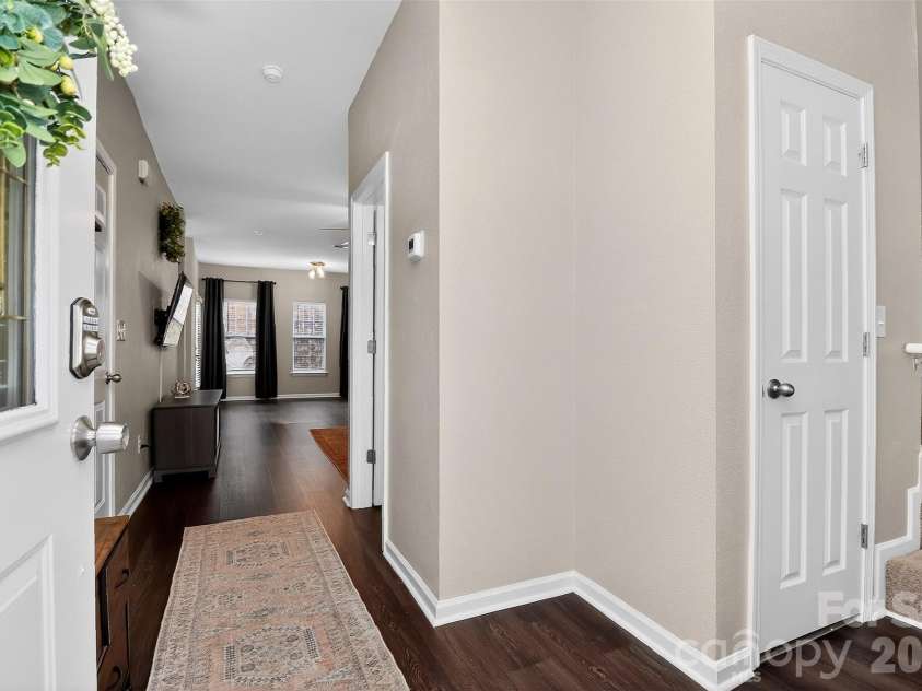 530 Doughton Lane, Charlotte, NC 28217.  MLS# CAR4358028, YatesRealty ID 15076. 