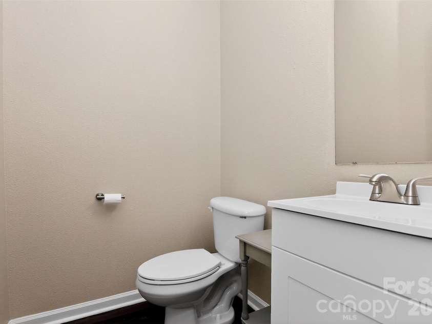 530 Doughton Lane, Charlotte, NC 28217.  MLS# CAR4358028, YatesRealty ID 15076. 