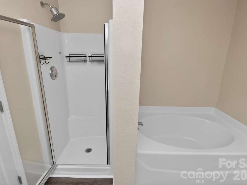 530 Doughton Lane, Charlotte, NC 28217.  MLS# CAR4358028, YatesRealty ID 15076. 