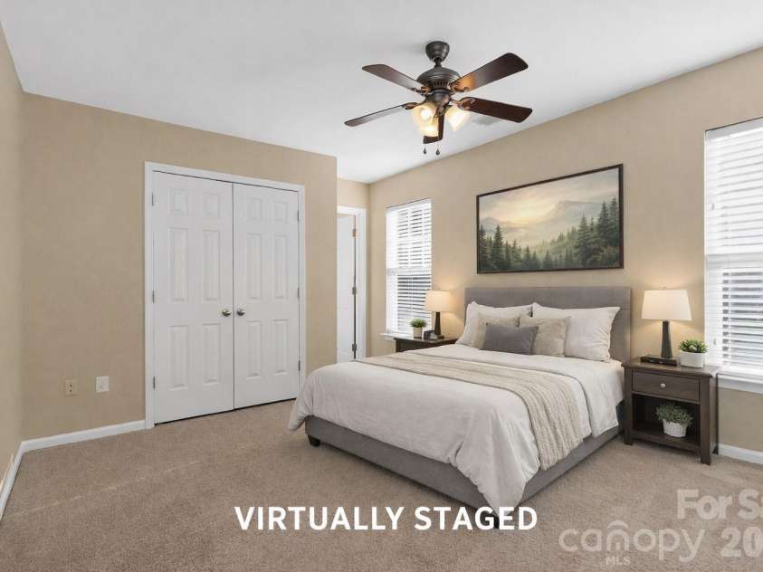 530 Doughton Lane, Charlotte, NC 28217.  MLS# CAR4358028, YatesRealty ID 15076. 