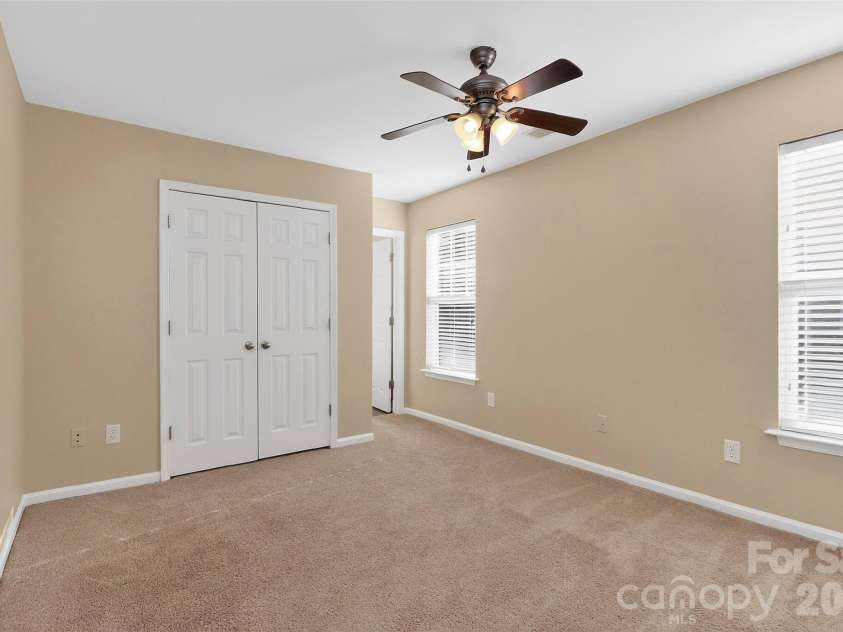 530 Doughton Lane, Charlotte, NC 28217.  MLS# CAR4358028, YatesRealty ID 15076. 