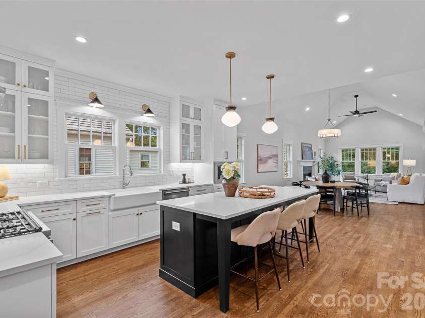 709 Main Street, Davidson, NC 28036.  MLS# CAR4331884, YatesRealty ID 15079. 