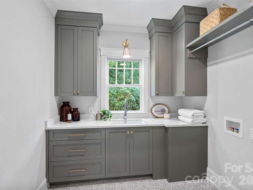 709 Main Street, Davidson, NC 28036.  MLS# CAR4331884, YatesRealty ID 15079. 