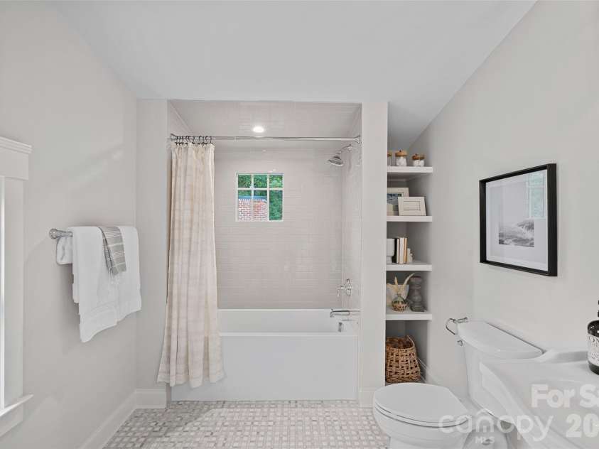 709 Main Street, Davidson, NC 28036.  MLS# CAR4331884, YatesRealty ID 15079. 