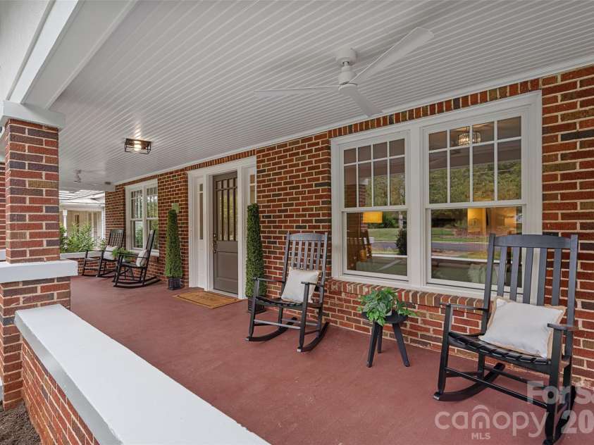 709 Main Street, Davidson, NC 28036.  MLS# CAR4331884, YatesRealty ID 15079. 
