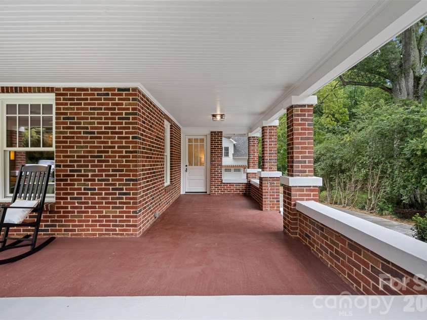 709 Main Street, Davidson, NC 28036.  MLS# CAR4331884, YatesRealty ID 15079. 
