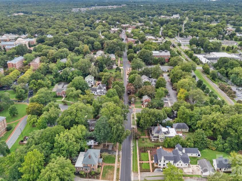709 Main Street, Davidson, NC 28036.  MLS# CAR4331884, YatesRealty ID 15079. 