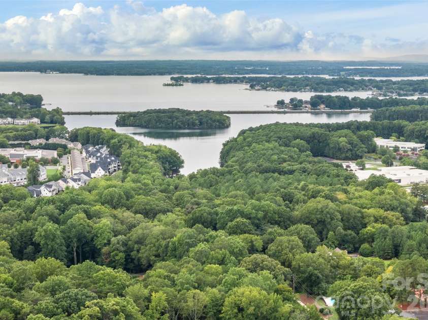 709 Main Street, Davidson, NC 28036.  MLS# CAR4331884, YatesRealty ID 15079. 