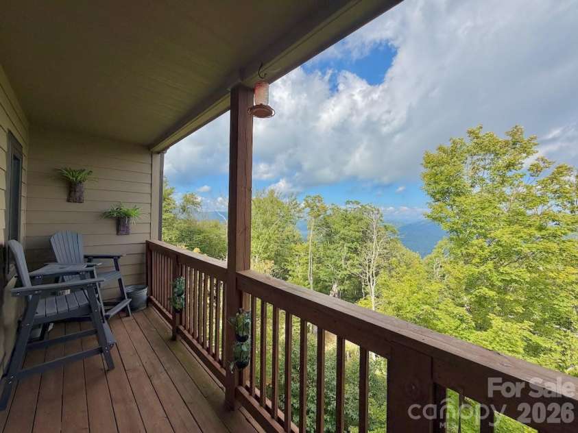 102 Sugar Ski Drive, Sugar Mountain, NC 28604.  MLS# CAR4344100, YatesRealty ID 1508. 
