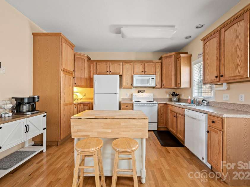 588 Mouzon Road, Waynesville, NC 28785.  MLS# CAR4152259, YatesRealty ID 1508. 