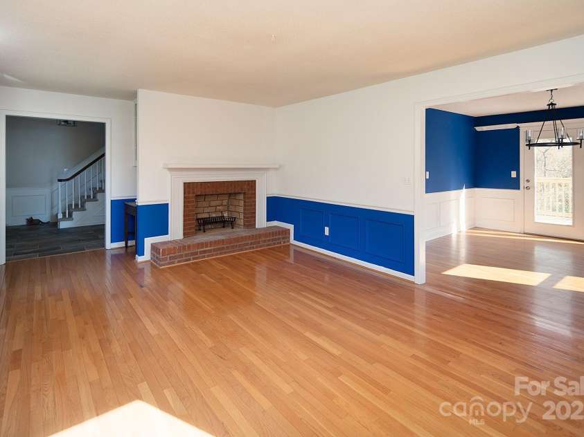 916 Rollingwood Drive, Mount Holly, NC 28120.  MLS# CAR4241352, YatesRealty ID 15080. 