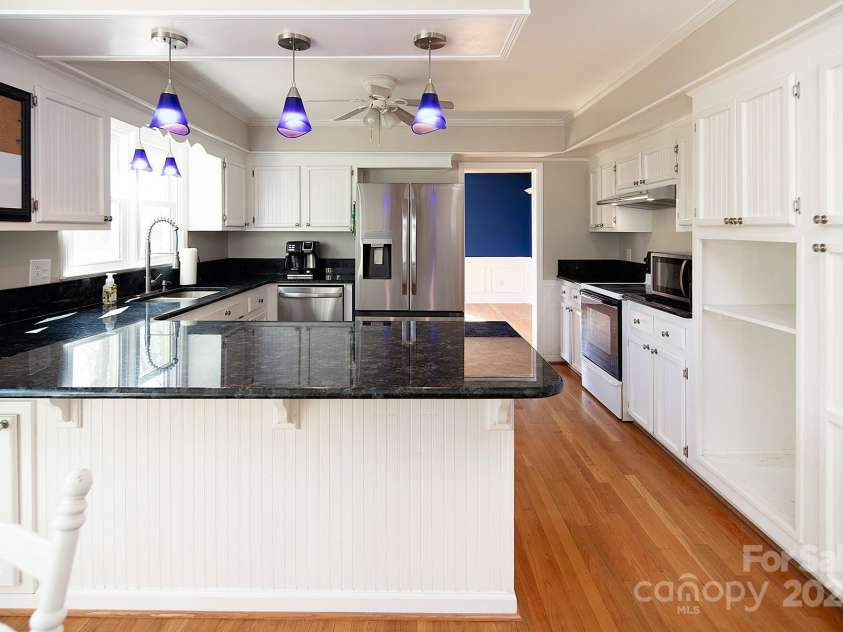 916 Rollingwood Drive, Mount Holly, NC 28120.  MLS# CAR4241352, YatesRealty ID 15080. 