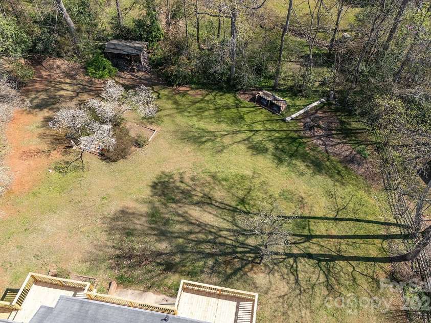 916 Rollingwood Drive, Mount Holly, NC 28120.  MLS# CAR4241352, YatesRealty ID 15080. 