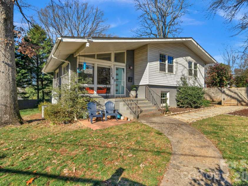 6038 Netherwood Drive, Charlotte, NC 28210.  MLS# CAR4338268, YatesRealty ID 15081. 