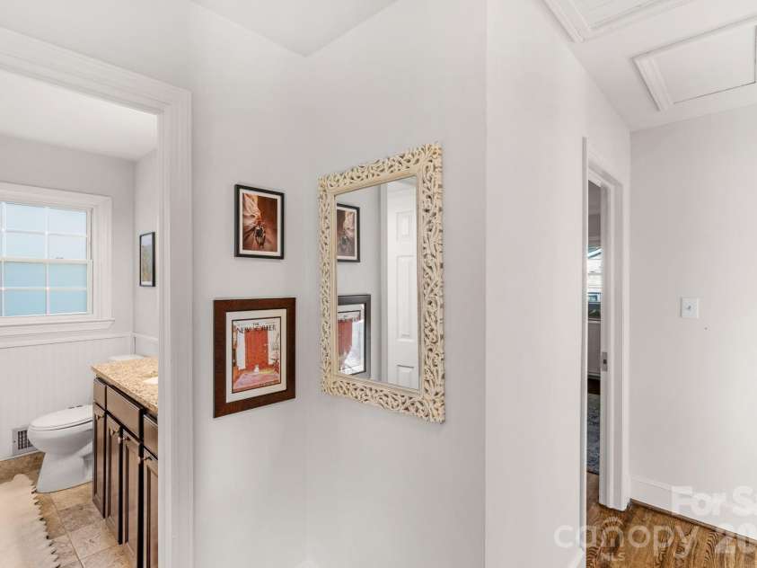 6038 Netherwood Drive, Charlotte, NC 28210.  MLS# CAR4338268, YatesRealty ID 15081. 