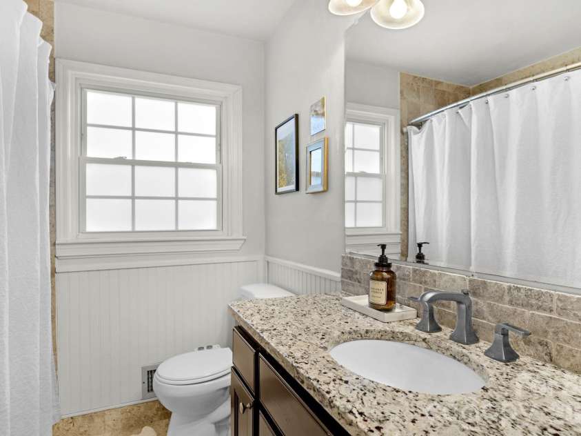 6038 Netherwood Drive, Charlotte, NC 28210.  MLS# CAR4338268, YatesRealty ID 15081. 