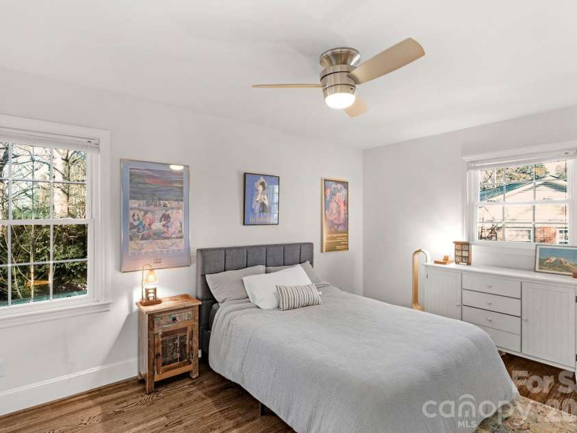 6038 Netherwood Drive, Charlotte, NC 28210.  MLS# CAR4338268, YatesRealty ID 15081. 