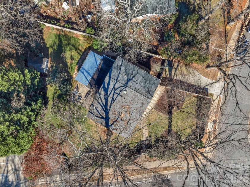 6038 Netherwood Drive, Charlotte, NC 28210.  MLS# CAR4338268, YatesRealty ID 15081. 