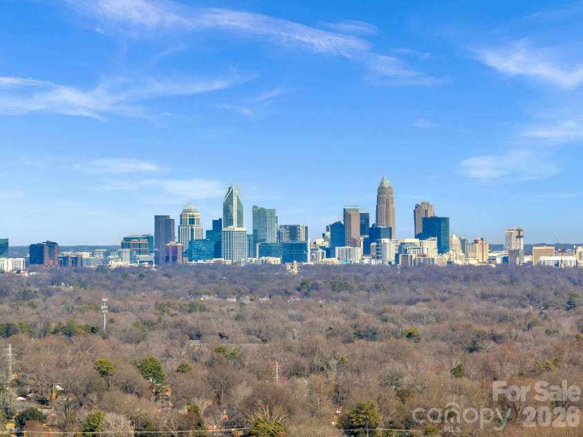 6038 Netherwood Drive, Charlotte, NC 28210.  MLS# CAR4338268, YatesRealty ID 15081. 