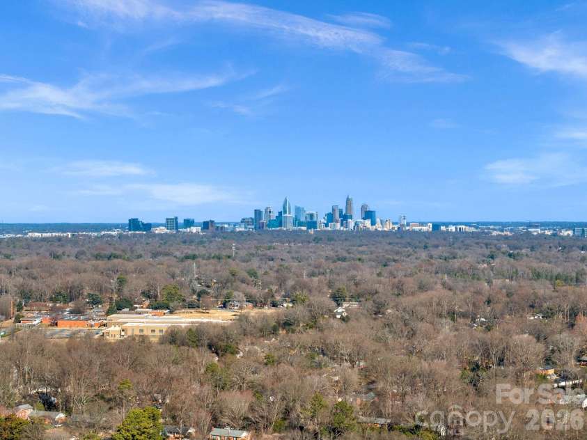 6038 Netherwood Drive, Charlotte, NC 28210.  MLS# CAR4338268, YatesRealty ID 15081. 