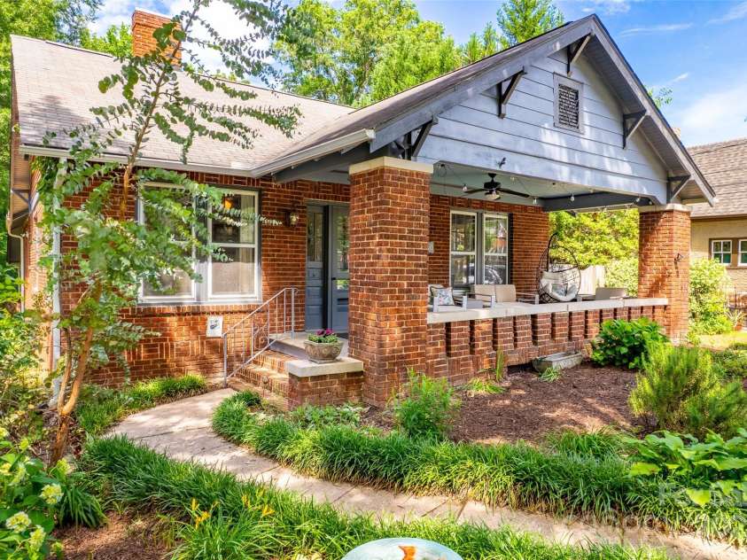 510 Wiley Avenue, Salisbury, NC 28144.  MLS# CAR4256119, YatesRealty ID 15082. Gorgeous exterior with so much charm!