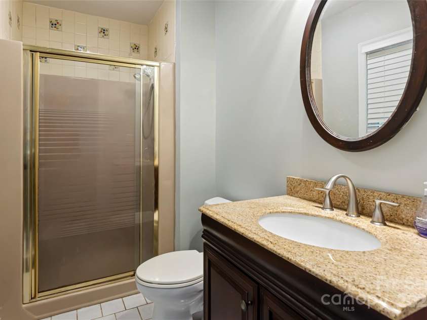 520 Oakwilde Drive, Hendersonville, NC 28791.  MLS# CAR4180831, YatesRealty ID 15083. 
