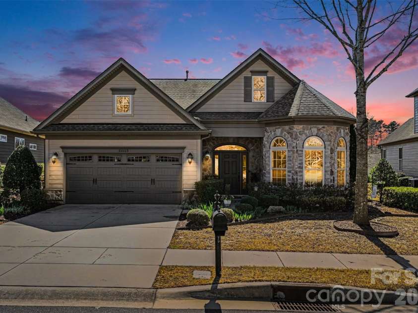 15523 Lake Ridge Road, Charlotte, NC 28278.  MLS# CAR4356499, YatesRealty ID 15084. 