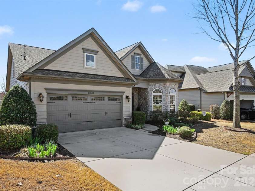 15523 Lake Ridge Road, Charlotte, NC 28278.  MLS# CAR4356499, YatesRealty ID 15084. 