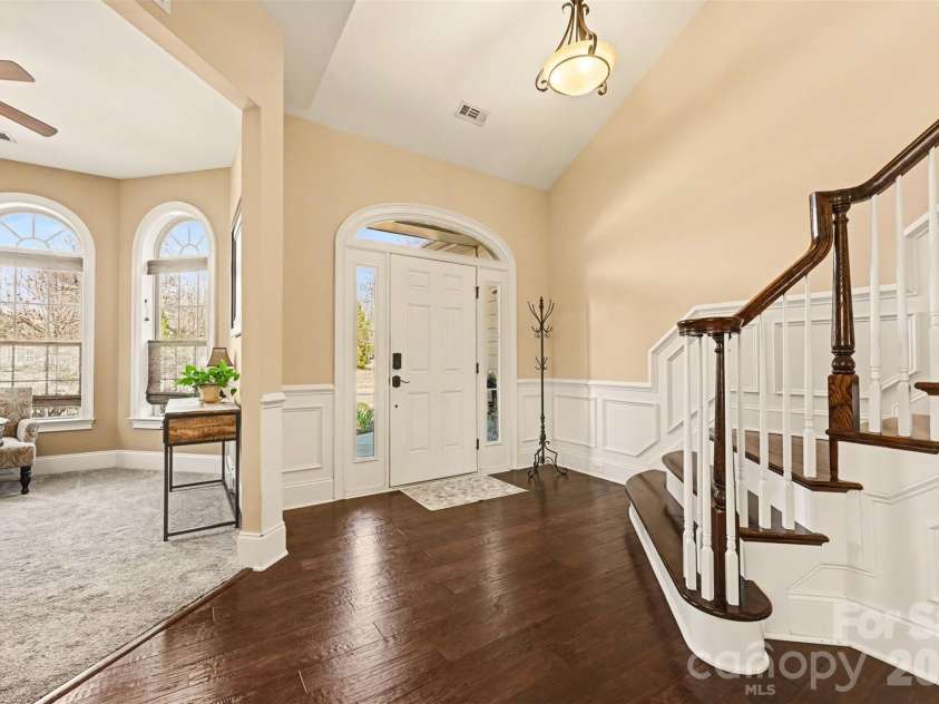 15523 Lake Ridge Road, Charlotte, NC 28278.  MLS# CAR4356499, YatesRealty ID 15084. 