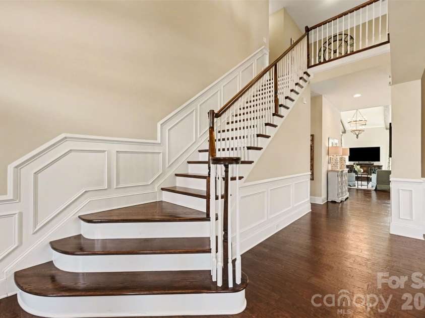 15523 Lake Ridge Road, Charlotte, NC 28278.  MLS# CAR4356499, YatesRealty ID 15084. 