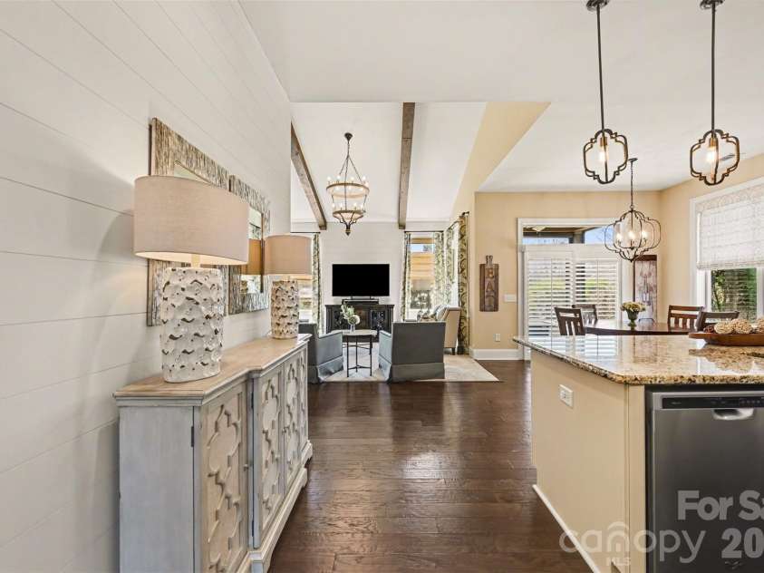 15523 Lake Ridge Road, Charlotte, NC 28278.  MLS# CAR4356499, YatesRealty ID 15084. 