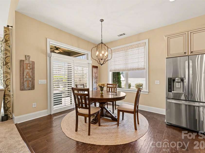 15523 Lake Ridge Road, Charlotte, NC 28278.  MLS# CAR4356499, YatesRealty ID 15084. 