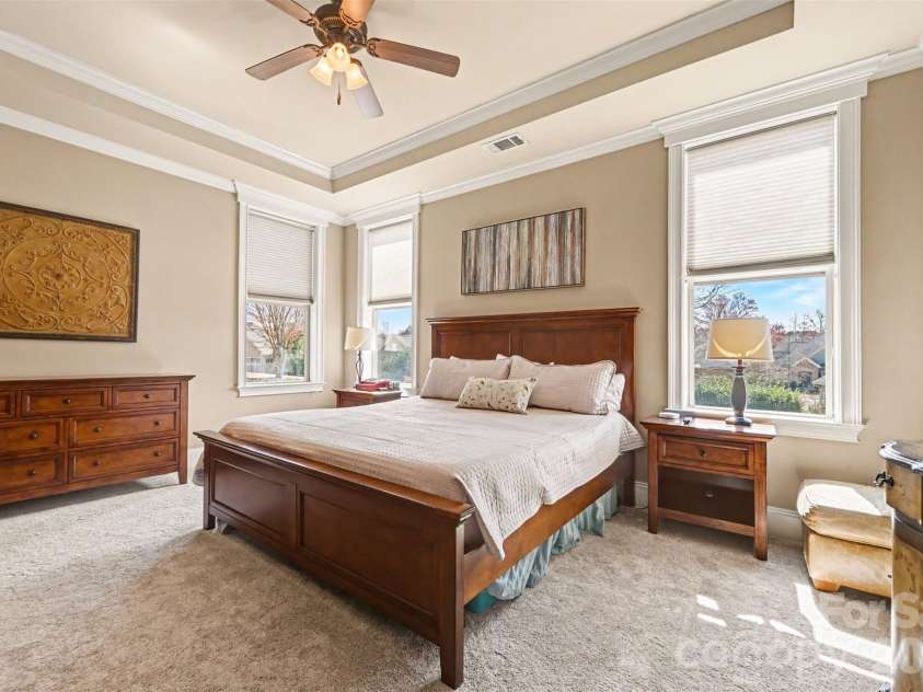 15523 Lake Ridge Road, Charlotte, NC 28278.  MLS# CAR4356499, YatesRealty ID 15084. 