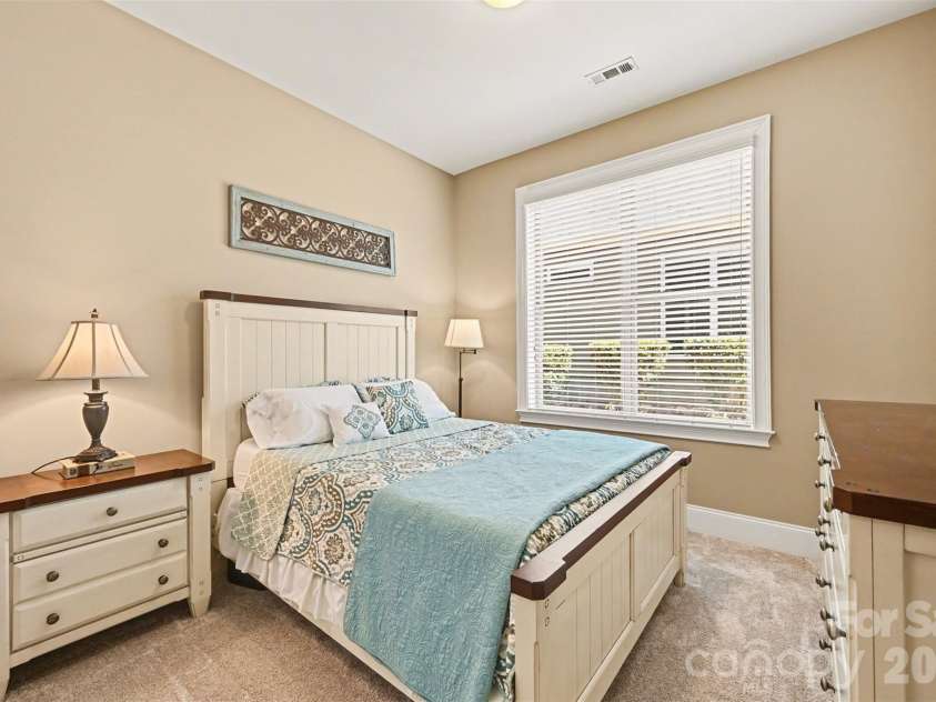 15523 Lake Ridge Road, Charlotte, NC 28278.  MLS# CAR4356499, YatesRealty ID 15084. 