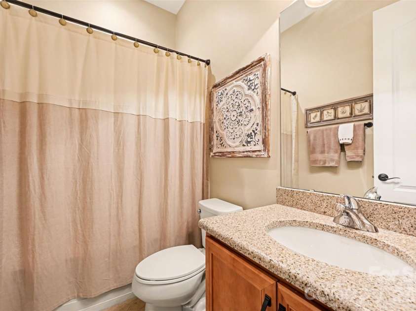 15523 Lake Ridge Road, Charlotte, NC 28278.  MLS# CAR4356499, YatesRealty ID 15084. 