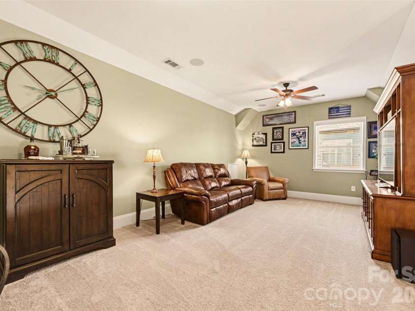 15523 Lake Ridge Road, Charlotte, NC 28278.  MLS# CAR4356499, YatesRealty ID 15084. 