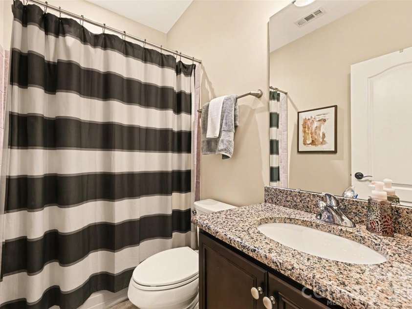 15523 Lake Ridge Road, Charlotte, NC 28278.  MLS# CAR4356499, YatesRealty ID 15084. 