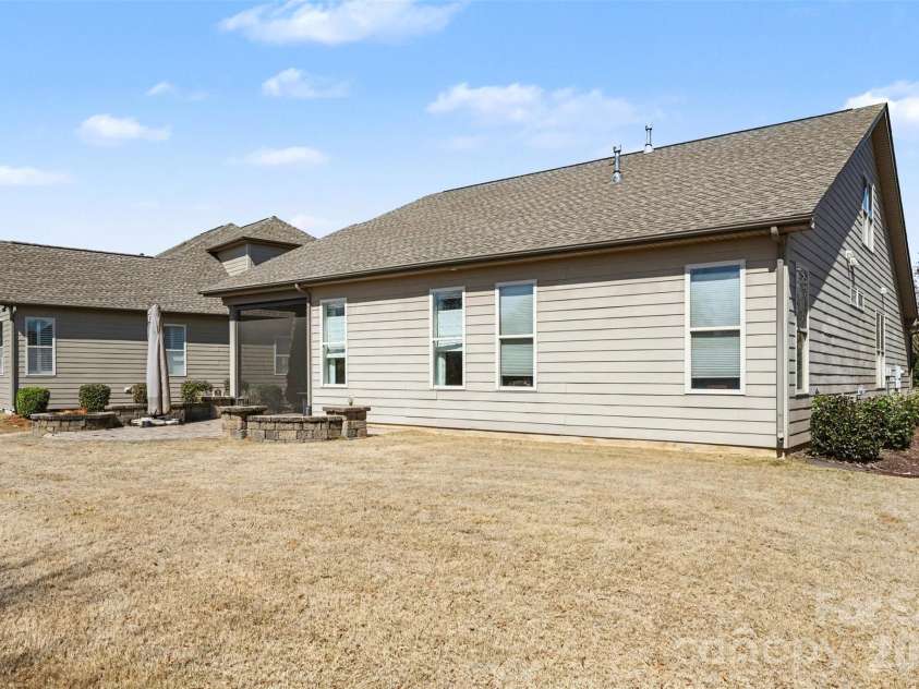 15523 Lake Ridge Road, Charlotte, NC 28278.  MLS# CAR4356499, YatesRealty ID 15084. 