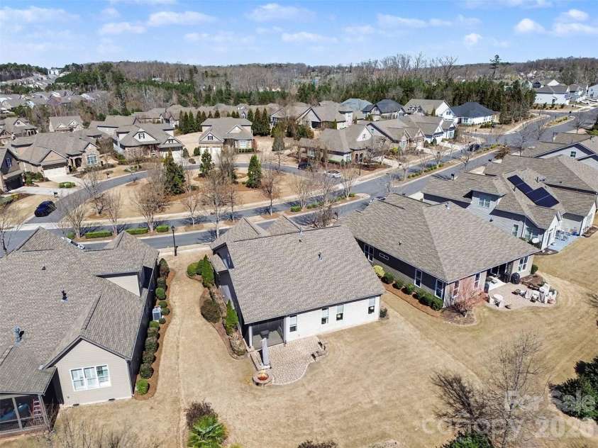 15523 Lake Ridge Road, Charlotte, NC 28278.  MLS# CAR4356499, YatesRealty ID 15084. 