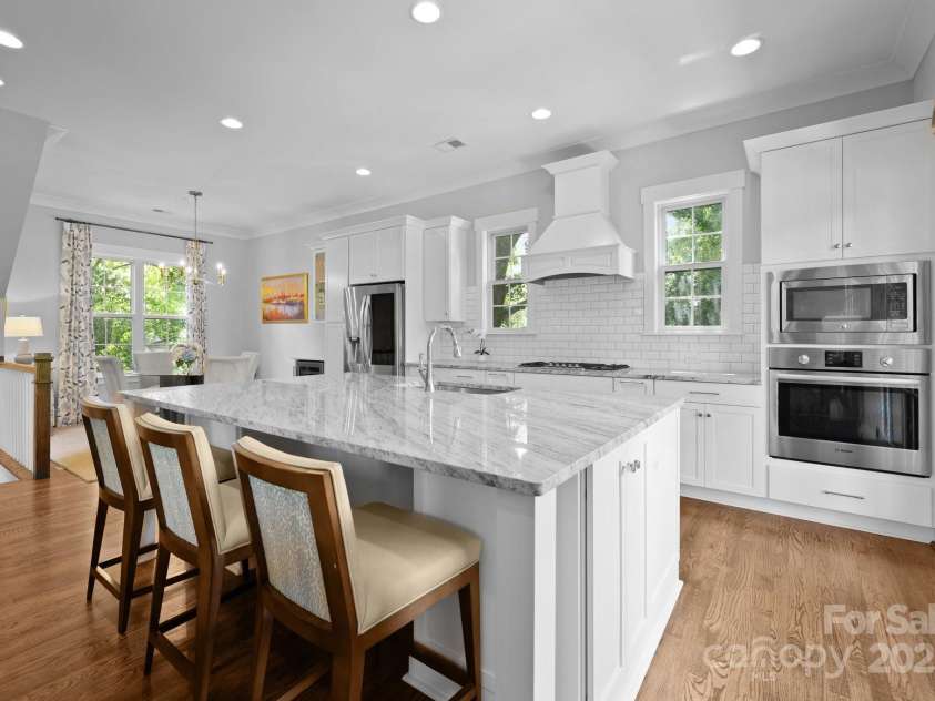 2925 Westfield Road, Charlotte, NC 28209.  MLS# CAR4254806, YatesRealty ID 15084. Oversized Island