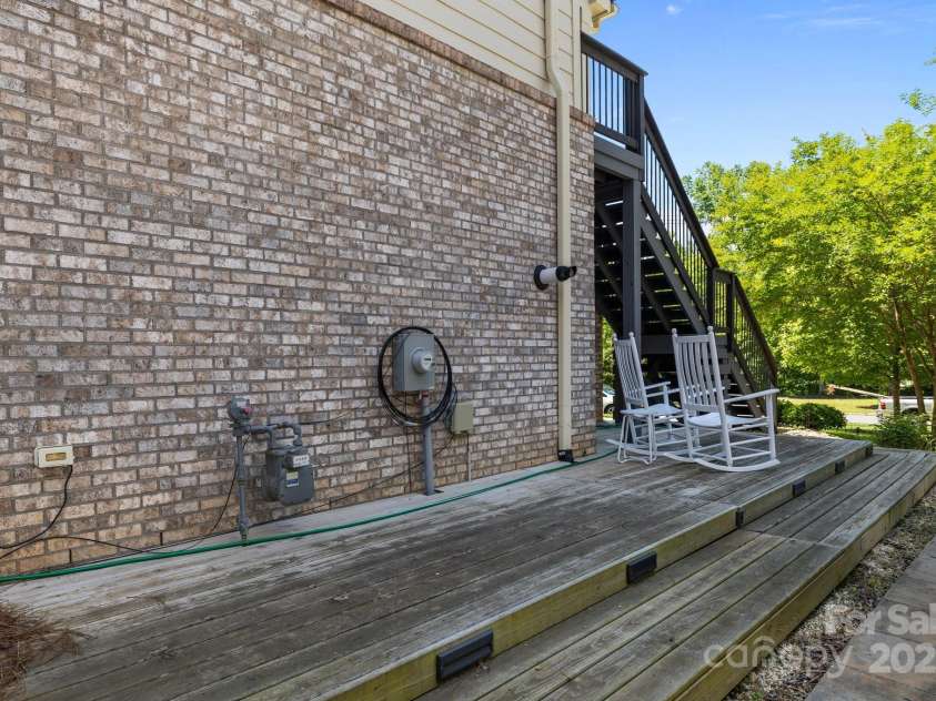 2925 Westfield Road, Charlotte, NC 28209.  MLS# CAR4254806, YatesRealty ID 15084. Side deck perfect for those peaceful Carolina nights